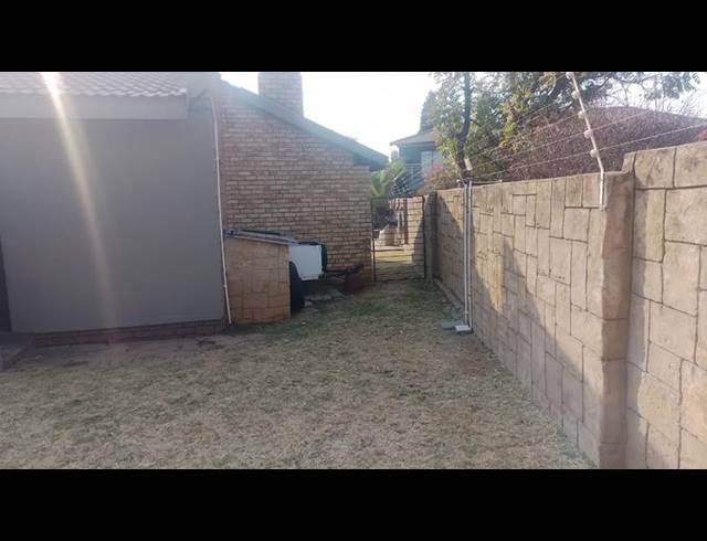 4 BEDROOM HOUSE FOR SALE IN EIKE PARK